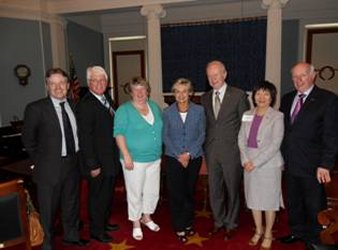 Members and the Minister meet with the Governor of North Carolina, Beverly Perdue, at the State Capitol in Raleigh NC